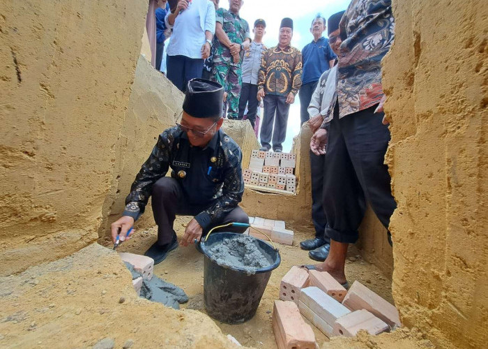 Warga Dusun 8 Srigunung Bangun Masjid Baru, Camat Wakili PJ Bupati Peletakan Batu Pertama 
