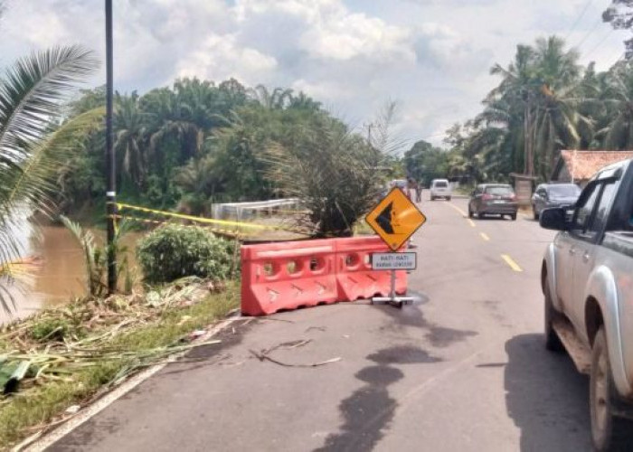 Longsor Jalinteng Sepanjang 15 Meter di Sanga Desa, Pemerintah dan Polres Muba Lakukan Penanganan Cepat