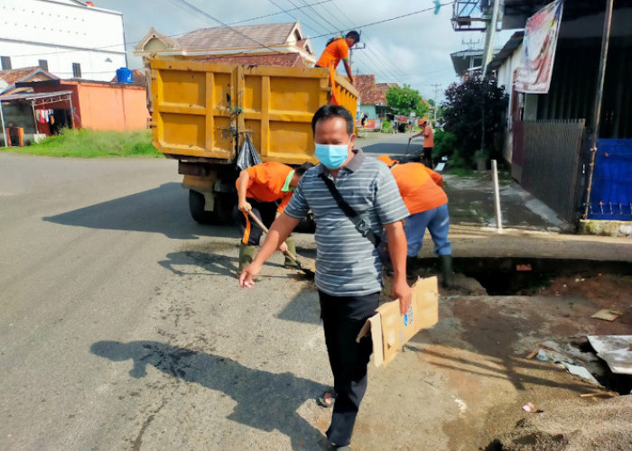 Trus Dilakukan Pengecekan,  Drainase di Sekayu Tak Lagi Tersumbat