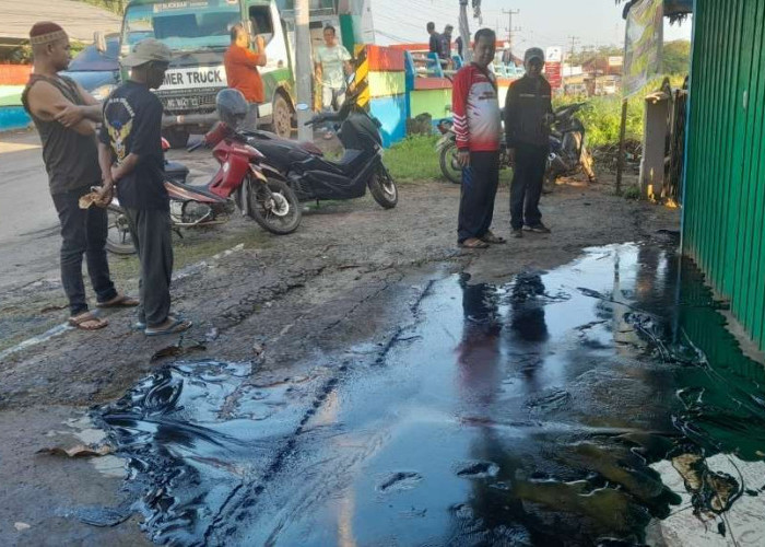 Ada Kebocoran Pipa Pertamina EP Prabumulih Field, Minyak Mentah Mengaliri Sungai di Kota Prabumul