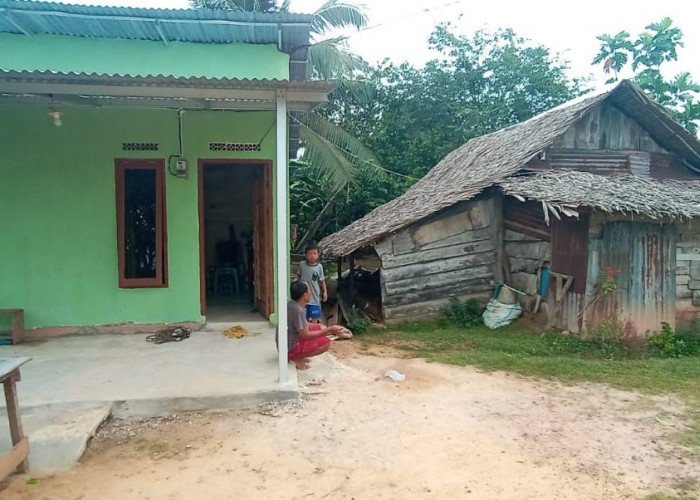 Kompak! Rt 04 Kelurahan Sungai Lilin Jaya Ini Melakukan Bedah Rumah Salah Satu Warganya