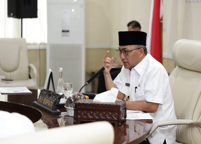 Pj Bupati Apriyadi Instruksi Petakan Desa Rawan Konflik Pilkades