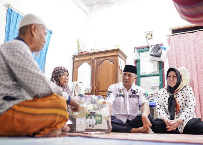 Tambai Biaya Haji Suami-Istri Marbot Masjid di Sekayu