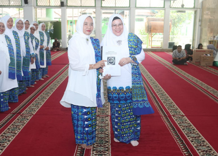 Lantik Kepengurusan BKMT Kecamatan Sekayu