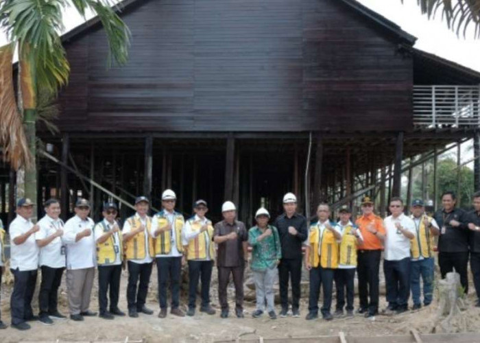 Upaya Lestarikan Cagar Budaya, Pemerintah Rehabilitasi Rumah Adat Betang Lunsa Hilir di Kapuas Hulu