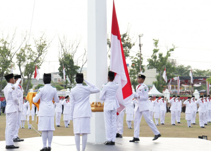 Upacara Penurunan Sang Merah Putih Selesai, Paskibraka Muba Sukses Jalankan Tugasnya 