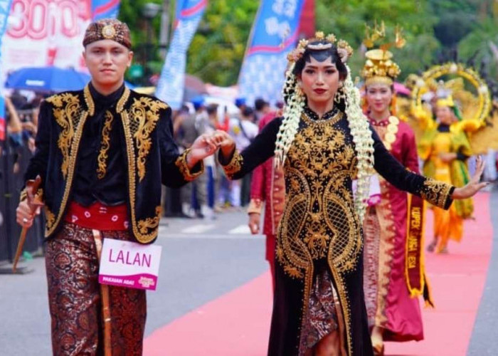 Sekayu Carnaval 2025: Pesta Budaya Penuh Warna, Bupati Toha Apresiasi Antusiasme Masyarakat Muba