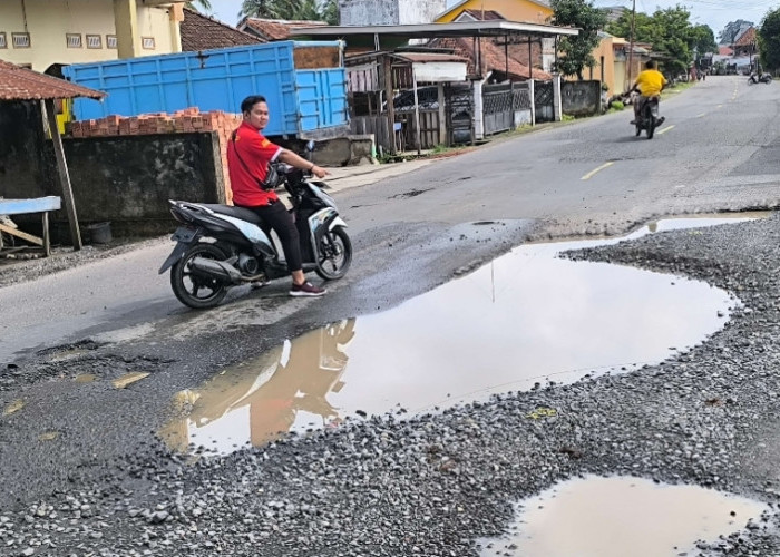 Hanya Beberapa Bulan Diperbaiki, Jalinteng di Sanga Desa Ini Sudah Kembali Rusak