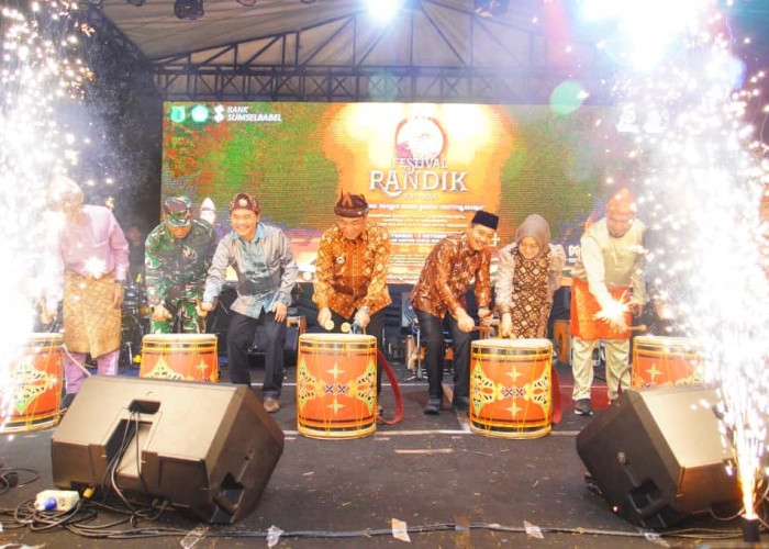 Festival Randik XXI Resmi Dibuka di Sungai Lilin, Bupati Muba Ajak Warga Jauhi Narkoba dan Lestarikan Budaya
