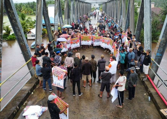 Aksi Damai di Jembatan Lalan, Warga Desak Pembangunan Dilanjutkan hingga Tuntas
