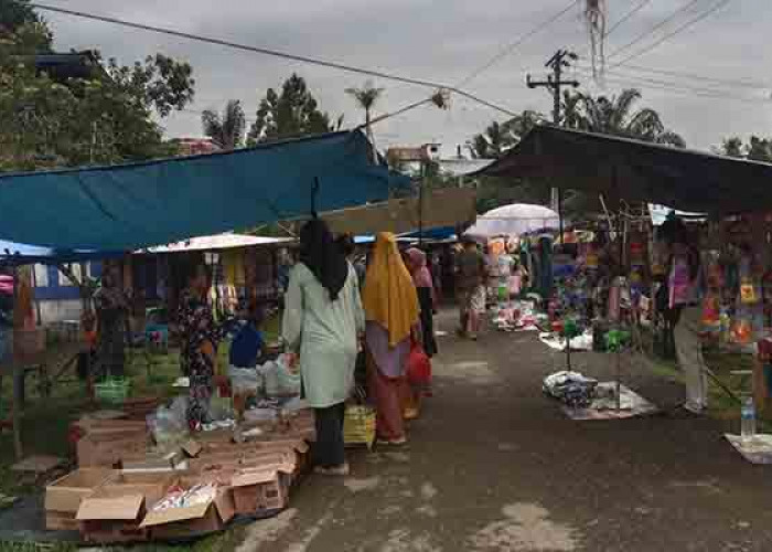 Puluhan Tahun Berjualan di Lahan Kosong dan Jalan Desa, Warga Berharap Pasar Kalangan Segera Dibangun