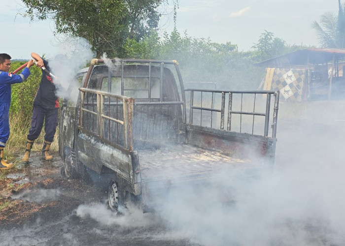 Diduga Konslet Mobil Pick Up Habis Terbakar di Mangun Jaya