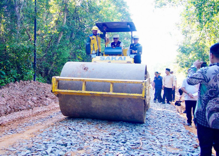 Warga Rantau Sialang Kini Tersenyum, Jalan C5–Rimba Ukur Mulai Diperbaiki