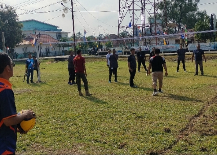 34 Tim Bola Voli Perebutkan Piala Camat Sanga Desa, Peringatan HUT RI ke-78 Makin Semarak