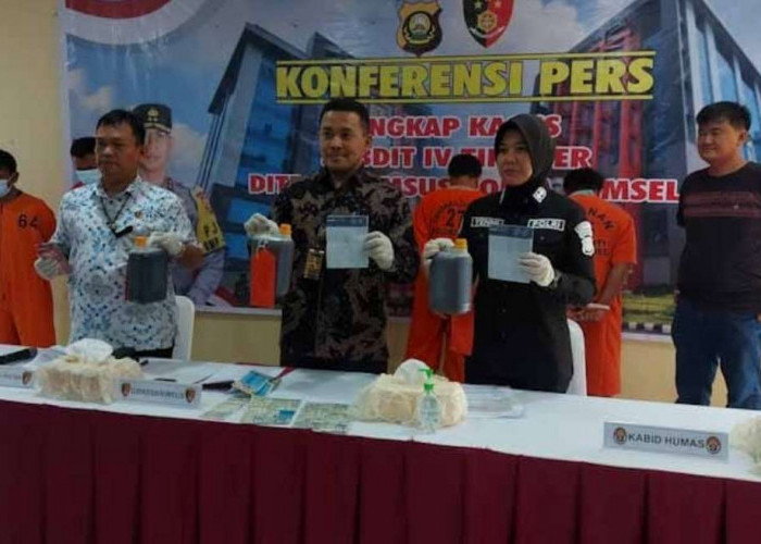 Polda Bongkar Gudang Solar Oplosan, Temukan Ratusan Ton Solar, Ada Buku Tabungan Saldo Belasan Miliar