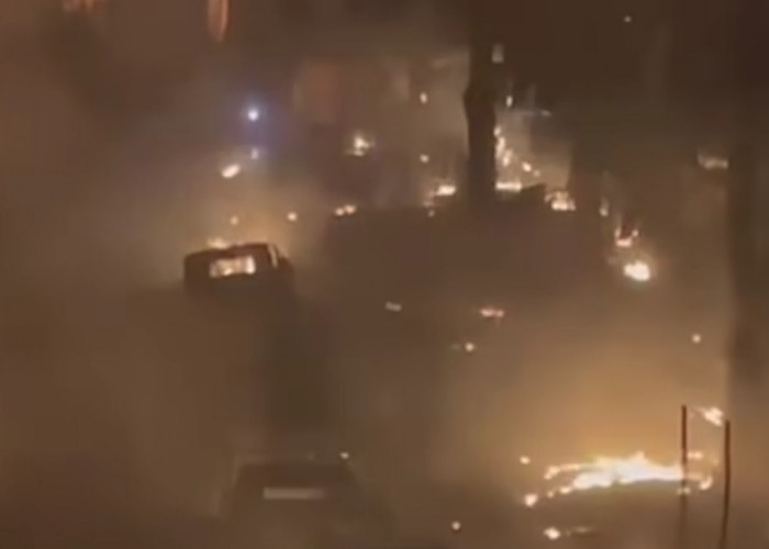 Kebakaran Sumur Minyak Ilegal di Hindoli Kembali Terjadi, Api Besar Hanguskan Kendaraan