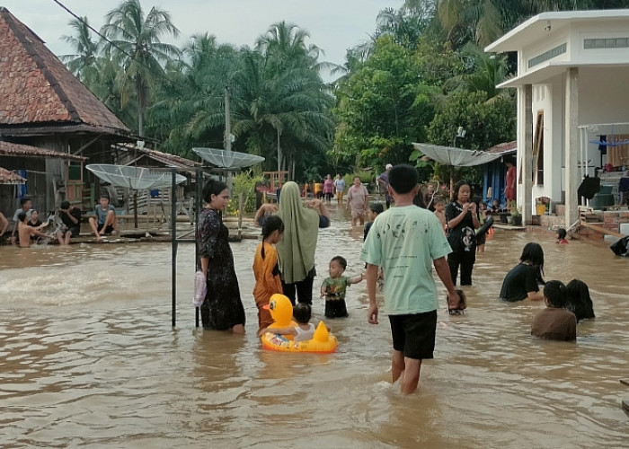 Lokasi Banjir di Kecamatan Sanga Desa Jadi 'Waterfun' Dadakan