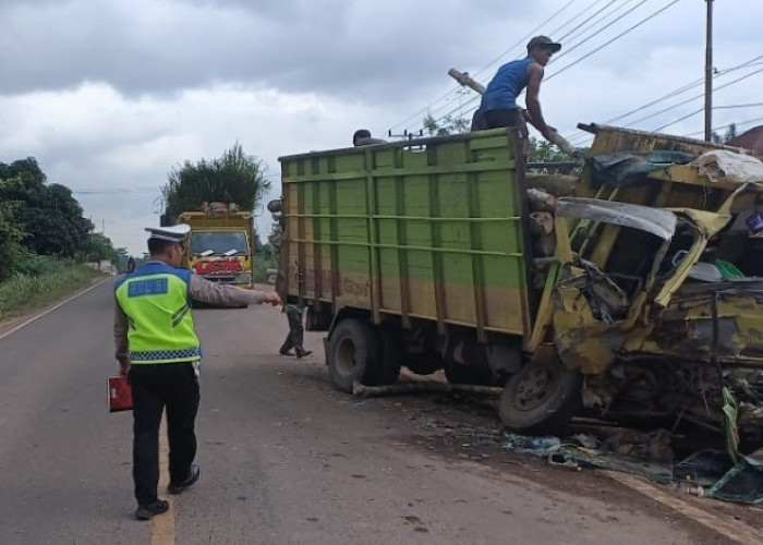 Dua Truk Terlibat Kecelakaan di Jalintim Desa Srigunung, Begini Kondisi Sopirnya