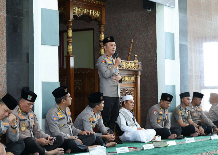 Kapolda Sumsel Lepas 44 Calon Jamaah Haji, Tekankan Integritas dan Spiritualitas Personel