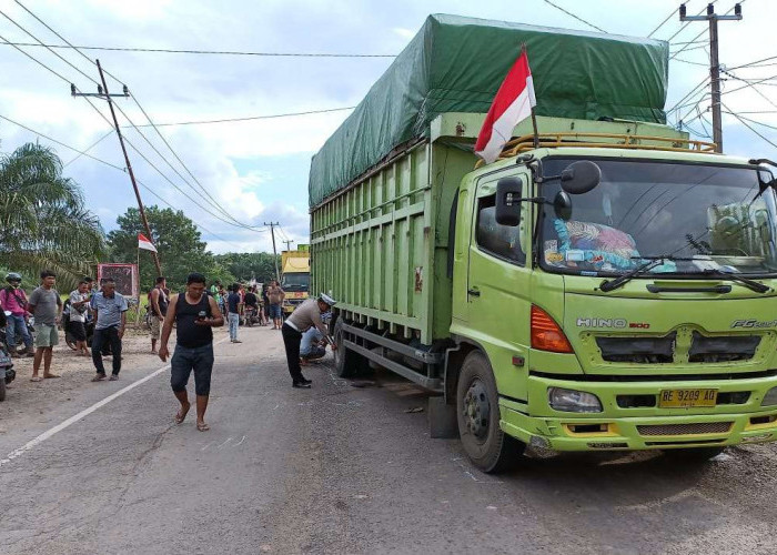 Tragis! Lobang di Jalintim Palembang - Jambi Menyebabkan Pengendara Motor Meninggal