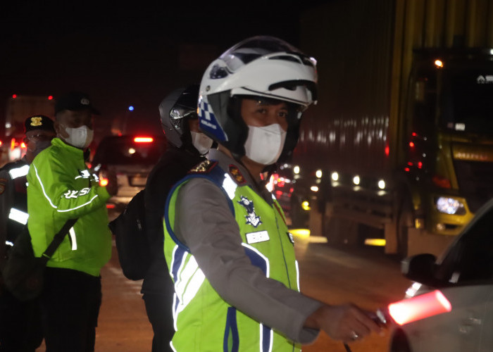 Polres Muba Sigap Tangani Kemacetan Jalintim, Kolaborasi dan Strategi Lapangan Buahkan Hasil