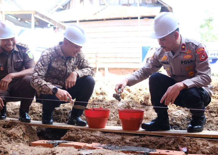 Bedah Rumah Serentak Polda Sumsel, Enam Anggota Keluarga di Sekayu Dapat Hunian Layak