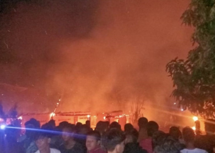 Diduga Korsleting, 4 Rumah di OKU Timur Hangus Terbakar