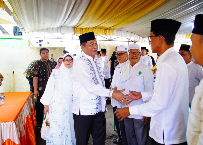 Pulang Kampung Saat Ramadan, Bupati Muba Gelar Buka Puasa dan Berbagi Bantuan di Sungai Angit