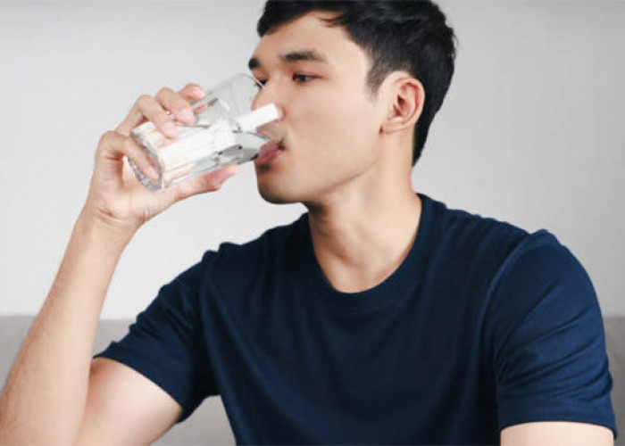Manfaat Minum Air Putih Hangat di Pagi Hari