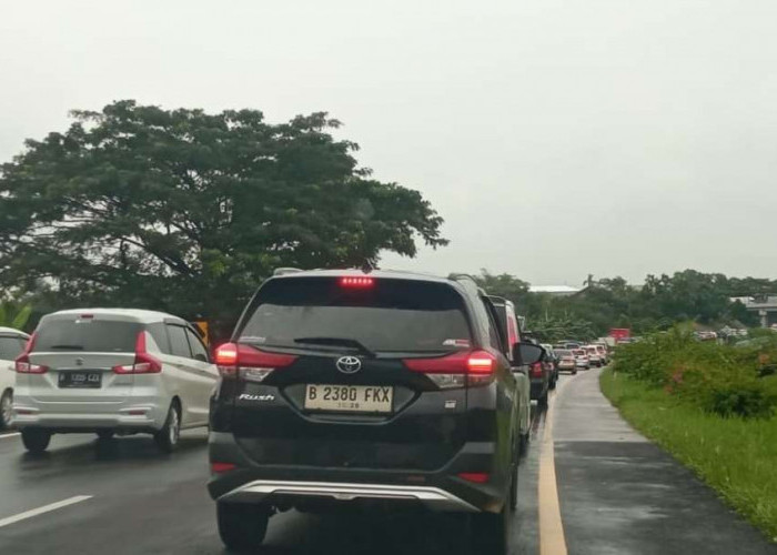 Arus Balik H+5 Tumpah di Tol Cipali, Hujan dan Lonjakan Kendaraan Picu Kepadatan