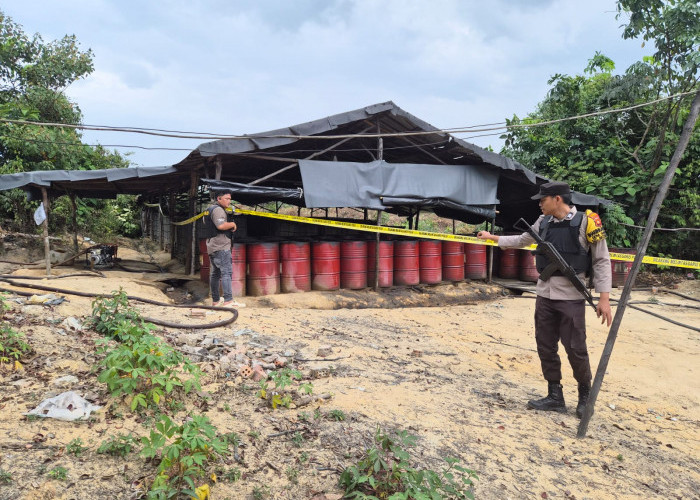 Polsek Bayung Lencir Gerebek Dua Lokasi Illegal Refinery, Empat Terduga Pelaku Diamankan