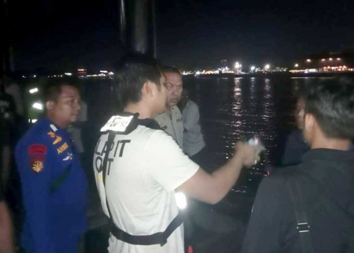 Juru Parkir di Palembang Nekad Terjun Dari Atas Jembatan Ampera, Diduga Mengalami Depresi