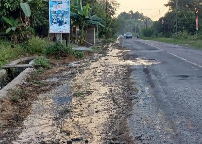 Pipa PDAM di Lais Bocor, Terkena Alat Berat 