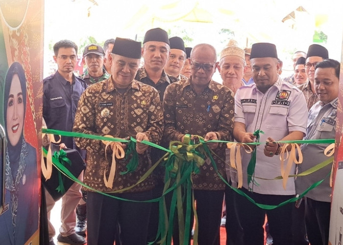 Pemdes Pinang Banjar Resmikan Komplek Perkantoran Desa Baru