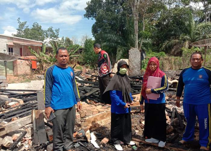 Rumah Warga Siderejo Kecamatan Keluang Ludes Terbakar