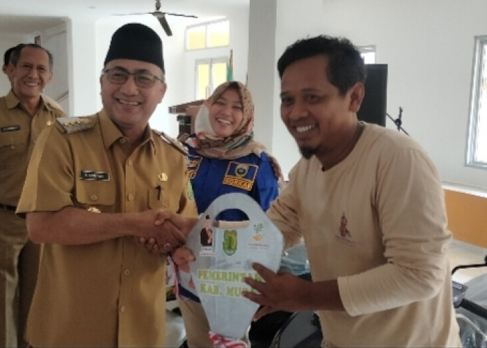 Pendamping PKH Musi Banyuasin Terima Kendaraan Operasional Dari Pj Bupati H Apriyadi