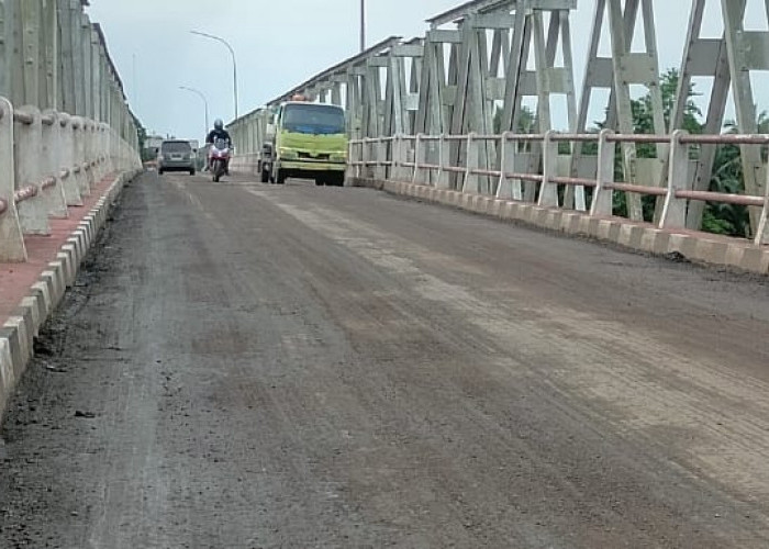 Sambut Arus Mudik 2023, Jembatan Beruge Diaspal Ulang 