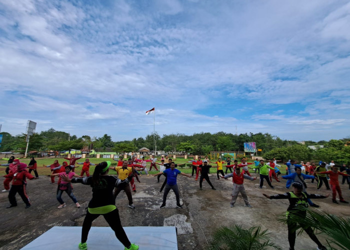 Silahturahmi Penghujung Tahun, Pemerintah Kecamatan Sungai Lilin Gelar Senam Bersama 