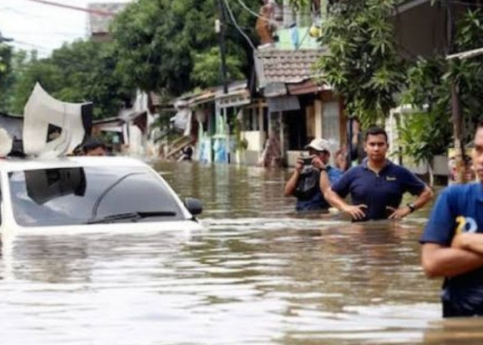 Inilah Tips Berkendara Mobil Listrik Saat Melewati Banjir