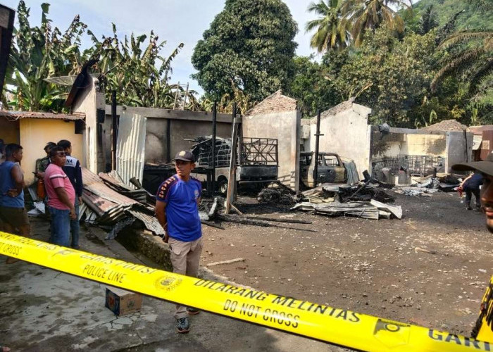 Kebakaran Menghanguskan Gudang Penimbunan BBM Ilegal di Lubuk Linggau, 2 Unit Mobil Ikut Terbakar