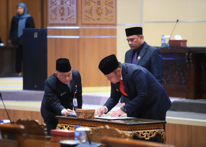 Hadiri Paripurna DPRD Sumsel, Herman Deru Dukung Penguatan Regulasi Lansia dan Ideologi Pancasila