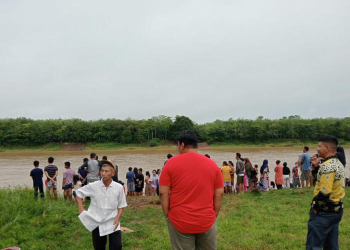 Diduga Tenggelam di Sungai Musi, Pelajar 16 Tahun Belum Ditemukan, BPBD Muba Lakukan Pencarian