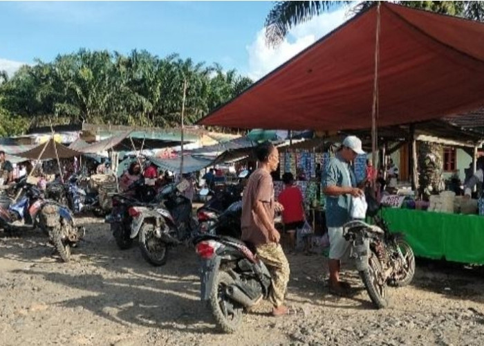 Pengunjung Sudah Ramai, Pedagang Pasar Kalangan di Sanga Desa Auto Senyum