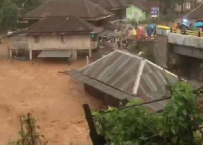 Banjir Bandang Terjadi di OKU Selatan, Rumah Hanyut, Dikabarkan Ada Korban Jiwa