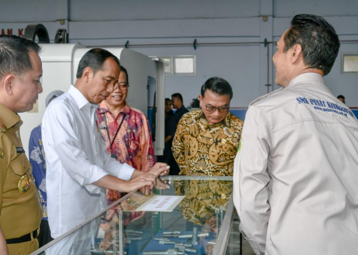 SMK Negeri 2 Palembang Dapat Bantuan Satu Unit Mobil Listrik dari Presiden Jokowi