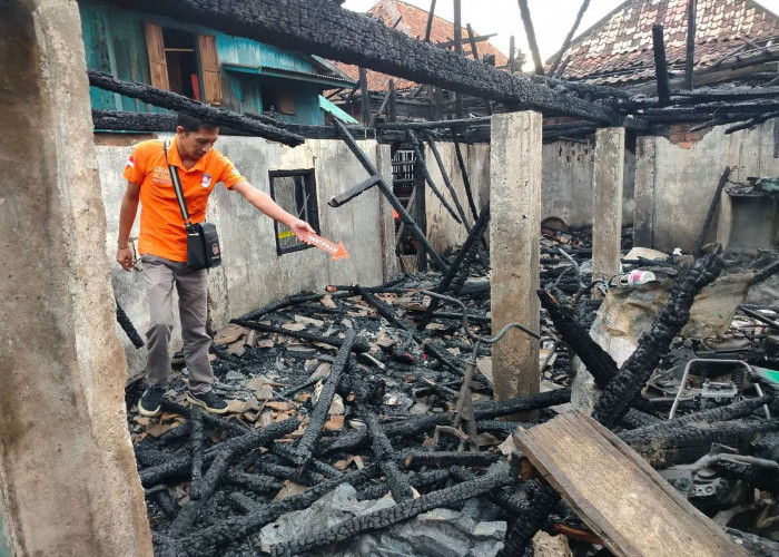 Api Dini Hari di Prabumulih, Tiga Penghuni Terjebak di Lantai Atas, Dugaan Korsleting Diselidiki