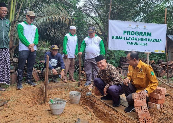 Warga Desa Sumber Rejeki Dapat Bedah Rumah, Dari Baznas Muba