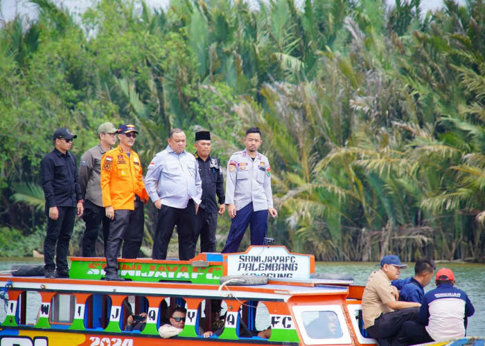 Pj Bupati Muba Sandi Fahlepi Tinjau Layanan Penyebrangan Sementara di Jembatan P6 Lalan