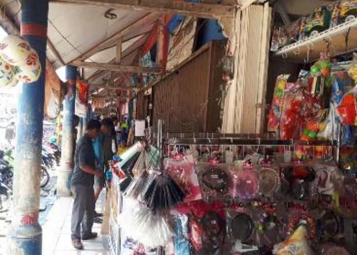 Harga Komoditi Anjlok, Pasar Sekayu Sepi 