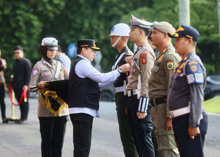 Pj Gubernur Elen Setiadi Pimpin Apel Gelar Pasukan Operasi Lilin Musi 2024